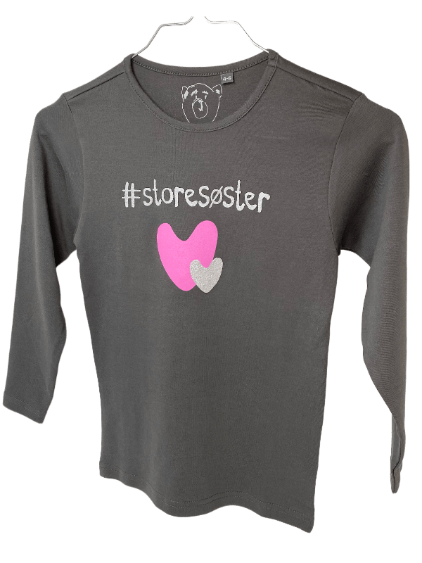 #Storesøster T-Shirt L/S, Steel Grey - Legekammeraten.dk