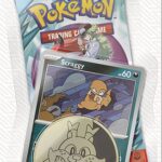 Pokemon Blister Pack - 1-Pack Checklane Blister: 1 Scarlet & Violet: Journey Together Booster Pakke + Scraggy Black Star Promo & Pokemon MÃ¸nt
